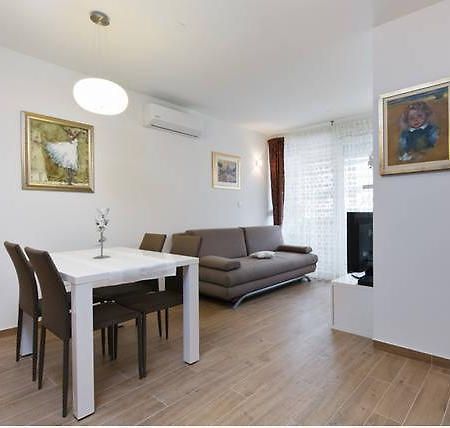 Apartment Luce Spalato Esterno foto